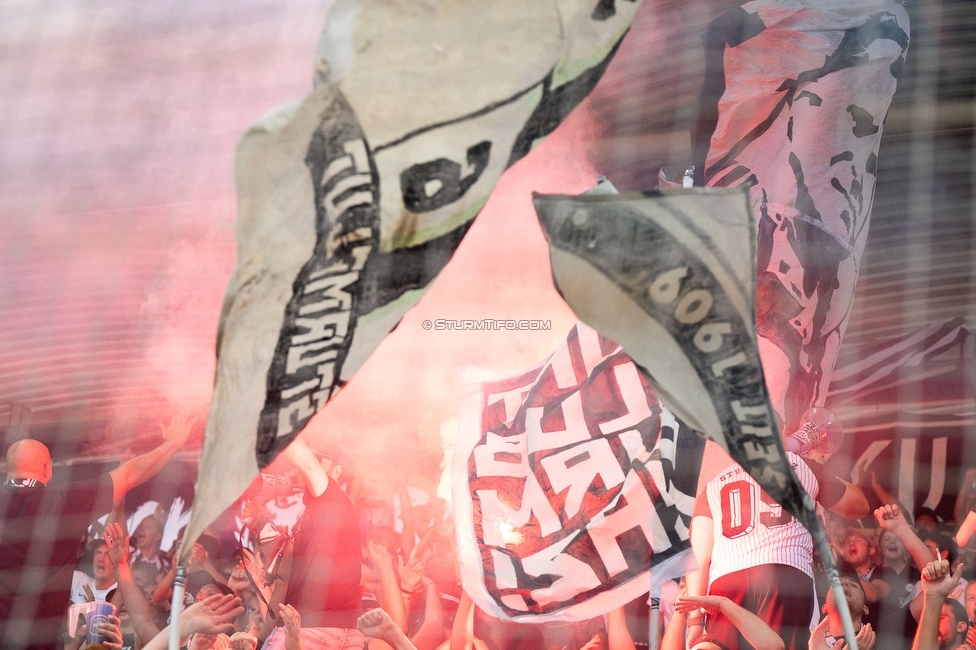 Sturm Graz - Rapid Wien
Oesterreichische Fussball Bundesliga, 2. Runde, SK Sturm Graz - SK Rapid Wien, Stadion Liebenau Graz, 10.08.2025. 

Foto zeigt Fans von Sturm
Schlüsselwörter: pyrotechnik sturmflut