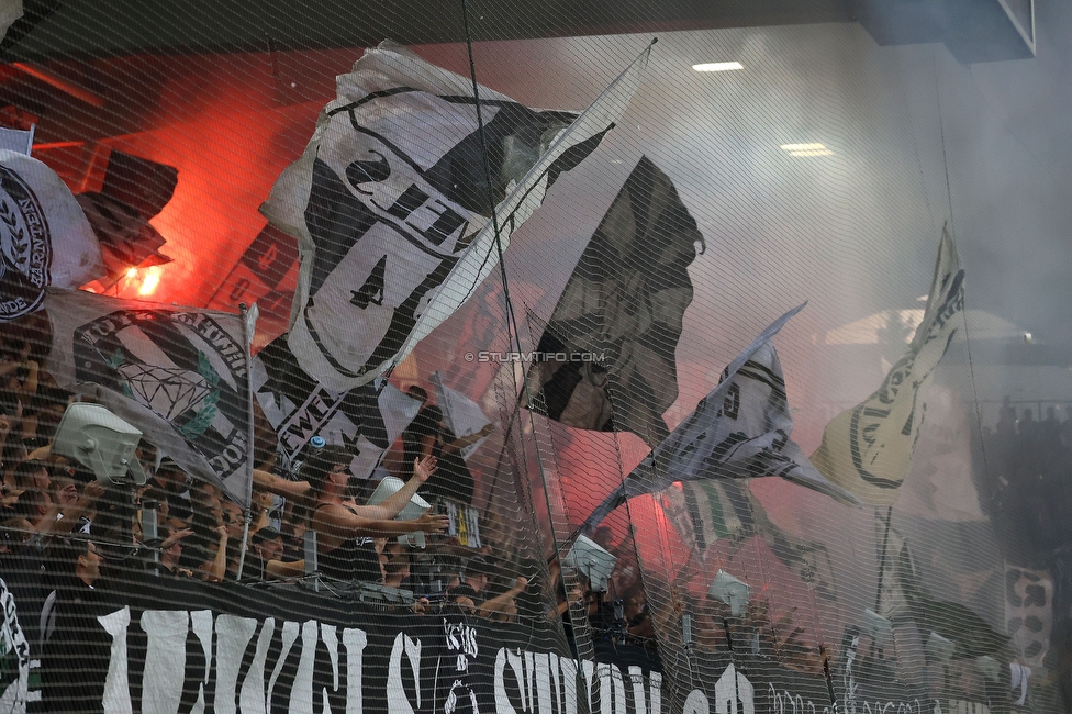 Sturm Graz - Rapid
Oesterreichische Fussball Bundesliga, 2. Runde, SK Sturm Graz - SK Rapid Wien, Stadion Liebenau Graz, 10.08.2025. 

Foto zeigt Fans von Sturm
