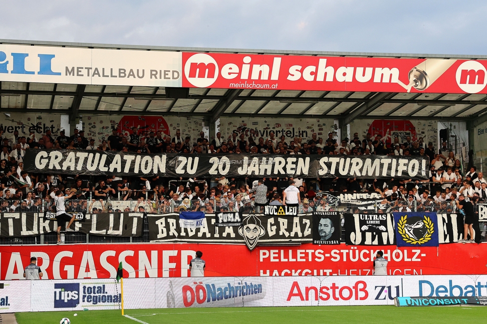 Ried - Sturm Graz
aOesterreichische Fussball Bundesliga, 3. Runde, SV Ried - SK Sturm Graz, Arena Ried, 16.08.2025. 

Foto zeigt Fans von Sturm mit einem Spruchband
Schlüsselwörter: sturmtifo