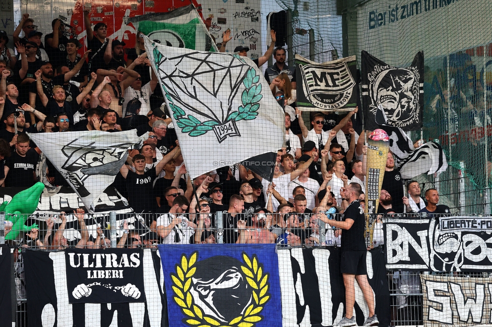 Ried - Sturm Graz
Oesterreichische Fussball Bundesliga, 3. Runde, SV Ried - SK Sturm Graz, Arena Ried, 16.08.2025. 

Foto zeigt Fans von Sturm mit einer Choreografie
