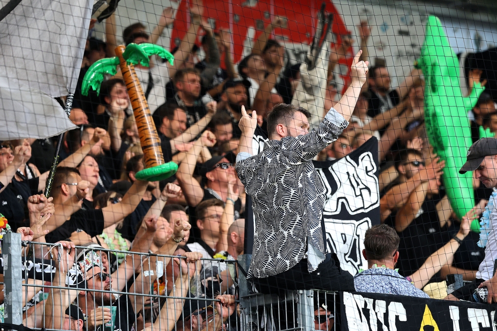 Ried - Sturm Graz
Oesterreichische Fussball Bundesliga, 3. Runde, SV Ried - SK Sturm Graz, Arena Ried, 16.08.2025. 

Foto zeigt Fans von Sturm mit einer Choreografie
