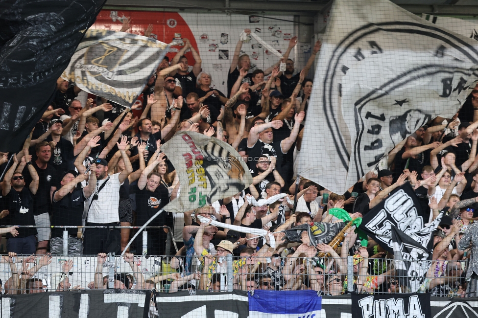 Ried - Sturm Graz
Oesterreichische Fussball Bundesliga, 3. Runde, SV Ried - SK Sturm Graz, Arena Ried, 16.08.2025. 

Foto zeigt Fans von Sturm
Schlüsselwörter: sturmflut