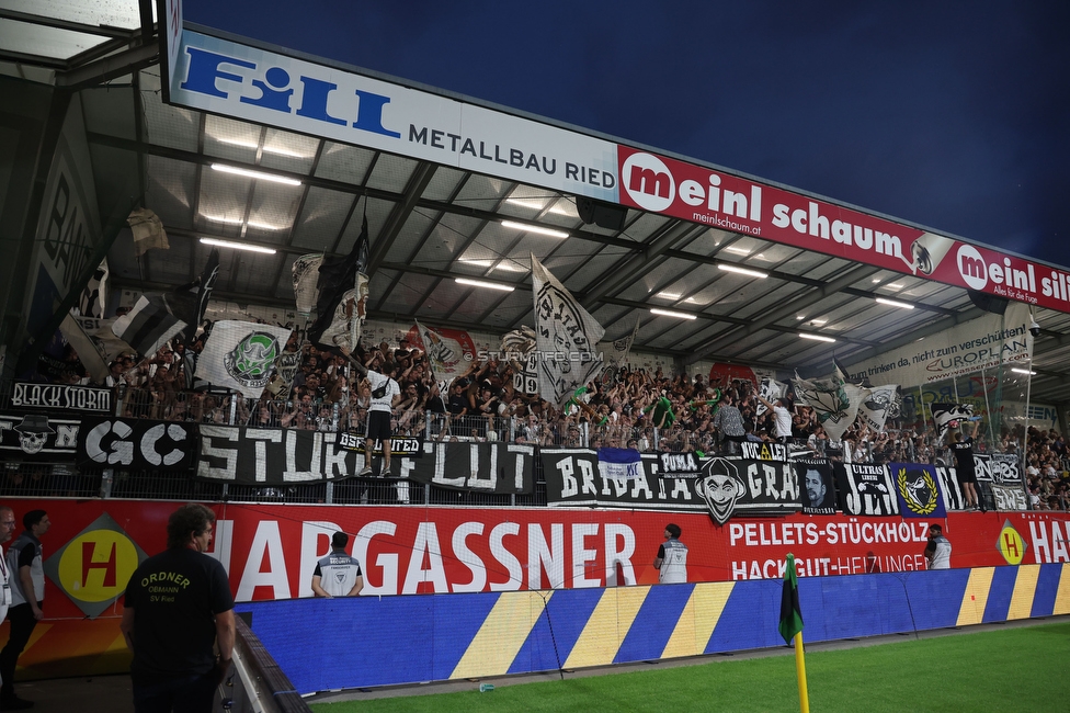 Ried - Sturm Graz
Oesterreichische Fussball Bundesliga, 3. Runde, SV Ried - SK Sturm Graz, Arena Ried, 16.08.2025. 

Foto zeigt Fans von Sturm mit einer Choreografie
