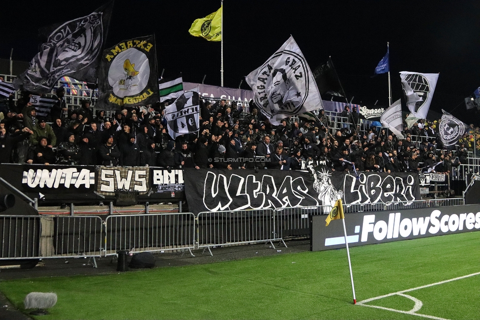 Bodo Glimt - Sturm Graz
UEFA Champions League Play-Offs, Bodo Glimt - SK Sturm Graz, Aspmyra Stadion Bodo, 20.08.2025. 

Foto zeigt Fans von Sturm mit einem Spruchband
Schlüsselwörter: repression