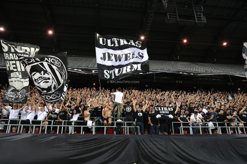 Sturm Graz - Bodo Glimt
UEFA Champions League Play-Offs, SK Sturm Graz - Bodo Glimt, Woerthersee Stadion Klagenfurt, 26.08.2025. 

Foto zeigt Fans von Sturm
