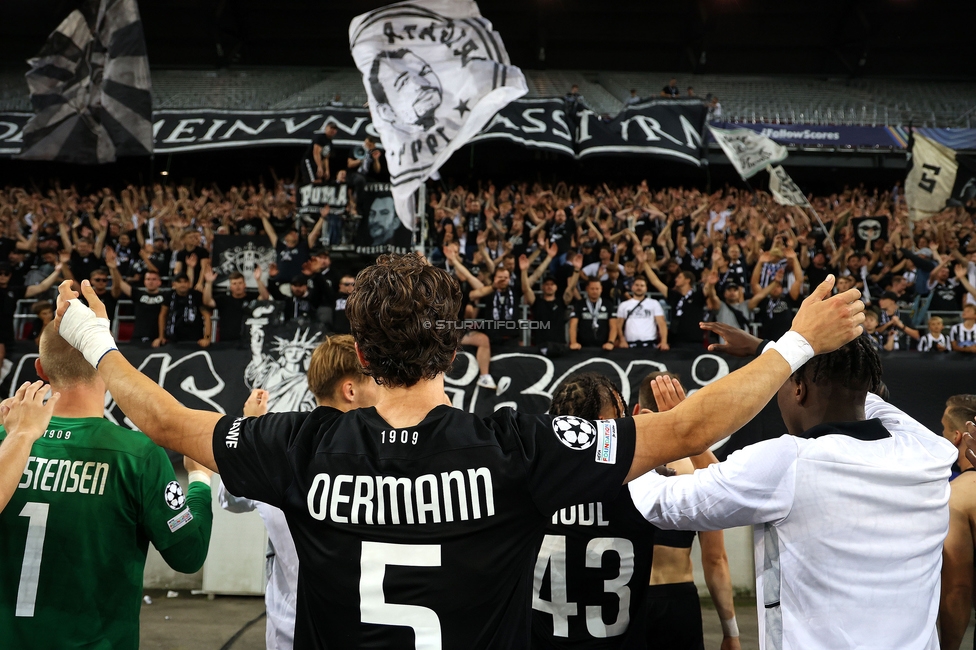 Sturm Graz - Bodo Glimt
UEFA Champions League Play-Offs, SK Sturm Graz - Bodo Glimt, Woerthersee Stadion Klagenfurt, 26.08.2025. 

Foto zeigt Fans von Sturm
