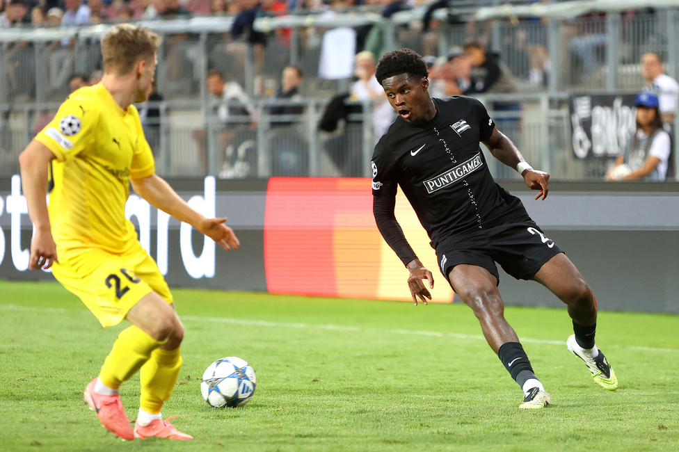 Sturm Graz - Bodo Glimt
UEFA Champions League Play-Offs, SK Sturm Graz - Bodo Glimt, Woerthersee Stadion Klagenfurt, 26.08.2025. 

Foto zeigt Tochi Phil Chukwuani (Sturm)
