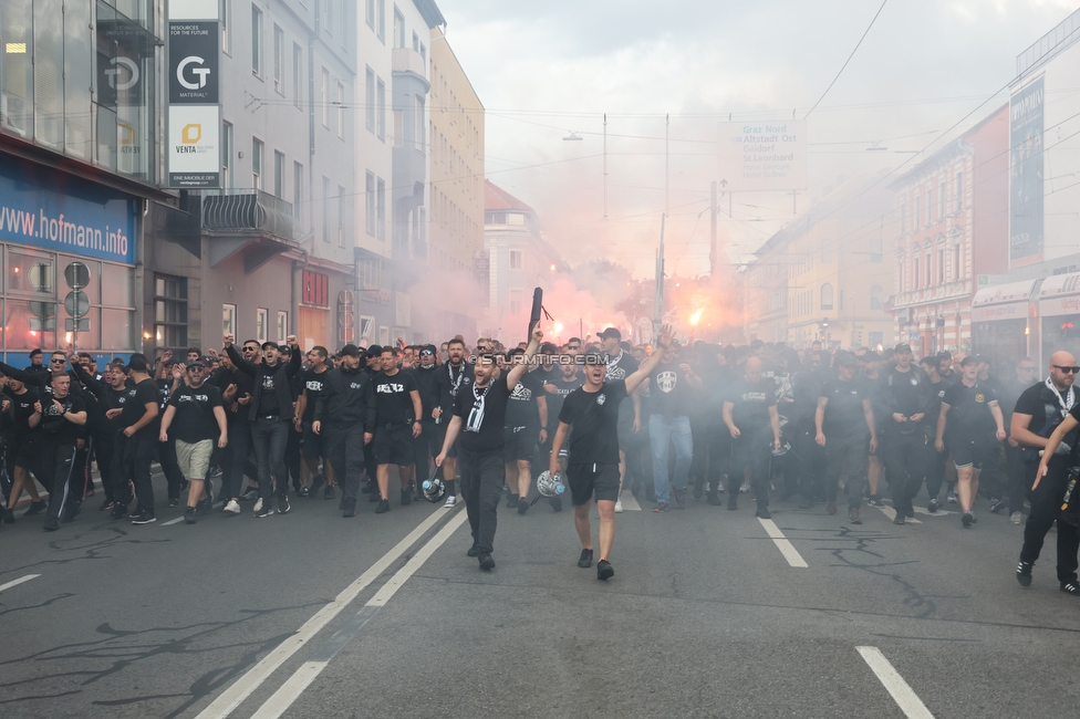 GAK - Sturm Graz
Oesterreichische Fussball Bundesliga, 5. Runde, Grazer AK - SK Sturm Graz, Stadion Liebenau Graz, 30.08.2025. 

Foto zeigt Fans von Sturm beim Corteo
