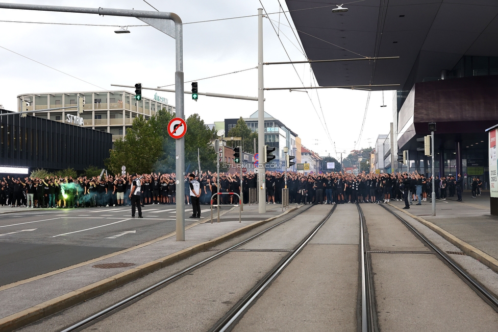 GAK - Sturm Graz
Oesterreichische Fussball Bundesliga, 5. Runde, Grazer AK - SK Sturm Graz, Stadion Liebenau Graz, 30.08.2025. 

Foto zeigt Fans von Sturm beim Corteo
