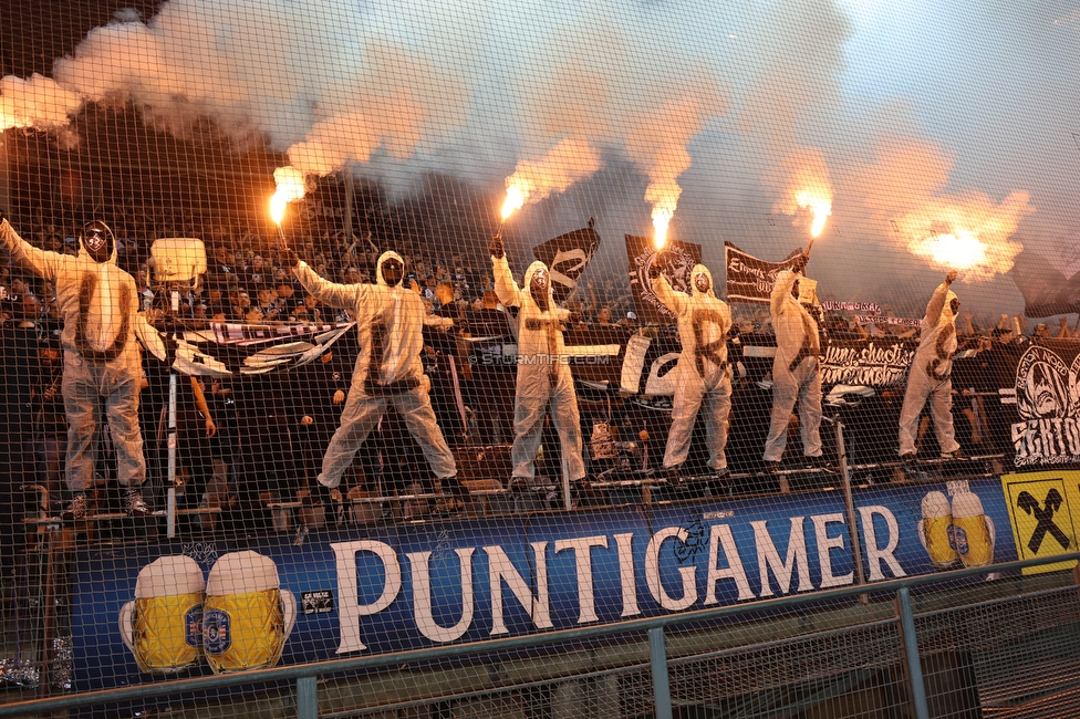GAK - Sturm Graz
Oesterreichische Fussball Bundesliga, 5. Runde, Grazer AK - SK Sturm Graz, Stadion Liebenau Graz, 30.08.2025. 

Foto zeigt Fans von Sturm
Schlüsselwörter: pyrotechnik
