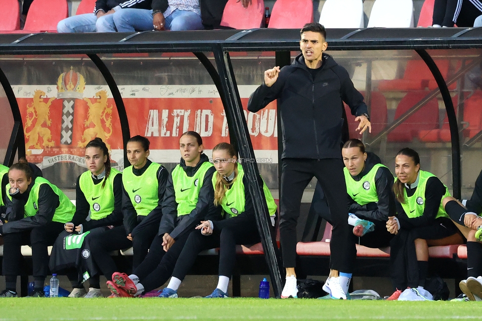 Ajax Frouwen - Sturm Damen
UEFA Women's Europa Cup, 1. Runde, Ajax Amsterdam - SK Sturm Graz Damen, Sportpark De Toekomst Amsterdam, 11.09.2025.

Foto zeigt Tode Djakovic (Cheftrainer Sturm Damen)
