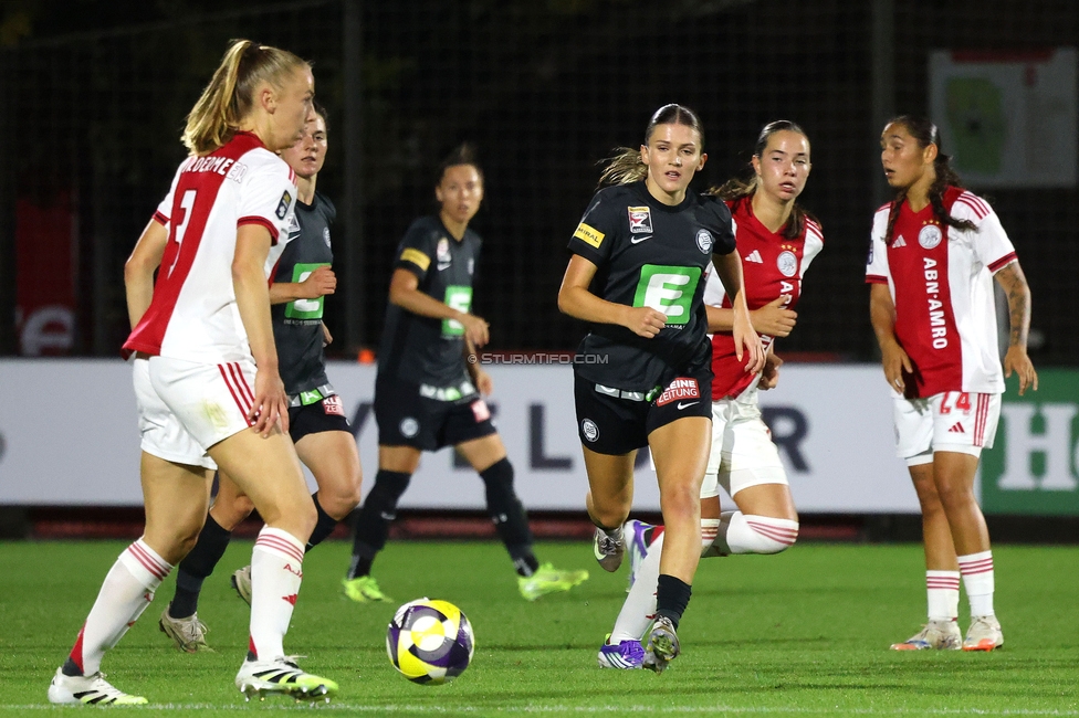 Ajax Frouwen - Sturm Damen
UEFA Women's Europa Cup, 1. Runde, Ajax Amsterdam - SK Sturm Graz Damen, Sportpark De Toekomst Amsterdam, 11.09.2025.

Foto zeigt Marie Spiess (Sturm Damen)
