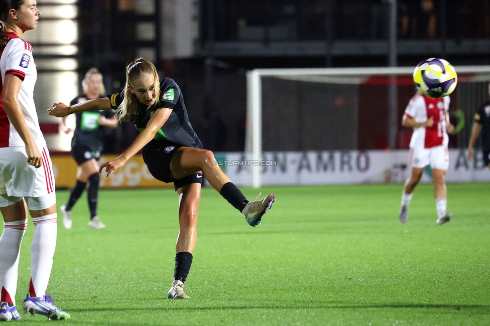 Ajax Frouwen - Sturm Damen
UEFA Women's Europa Cup, 1. Runde, Ajax Amsterdam - SK Sturm Graz Damen, Sportpark De Toekomst Amsterdam, 11.09.2025.

Foto zeigt Lena Breznik (Sturm Damen)
