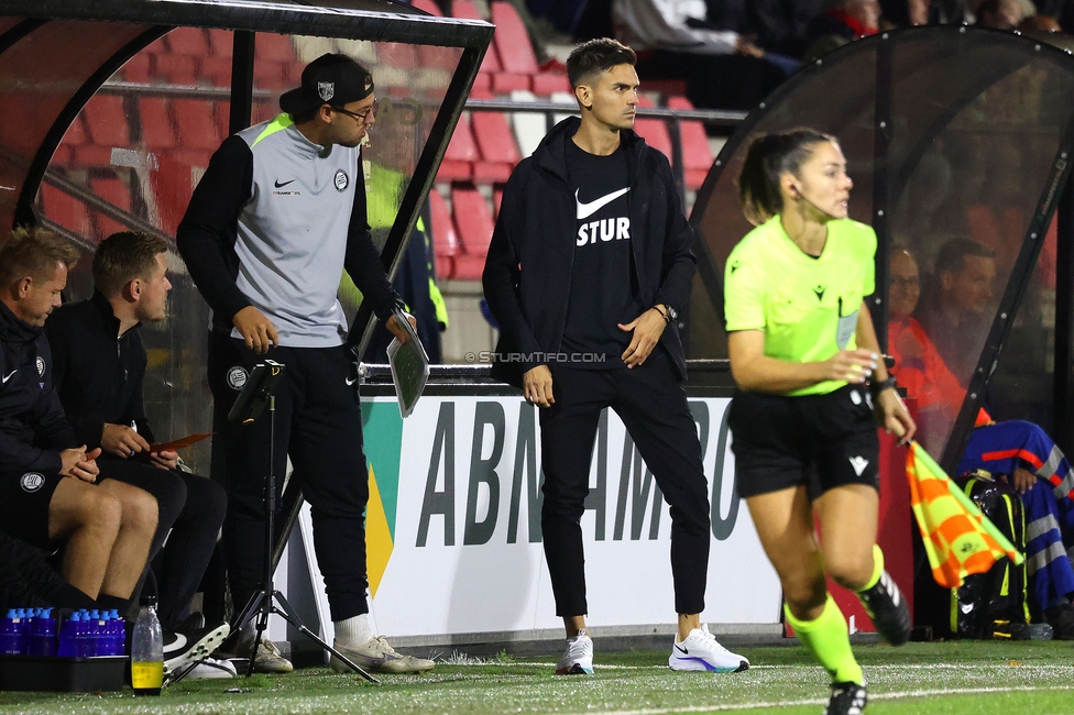 Ajax Frouwen - Sturm Damen
UEFA Women's Europa Cup, 1. Runde, Ajax Amsterdam - SK Sturm Graz Damen, Sportpark De Toekomst Amsterdam, 11.09.2025.

Foto zeigt Jakob Gschwandner (Assistenztrainer Sturm Damen) und Tode Djakovic (Cheftrainer Sturm Damen)
