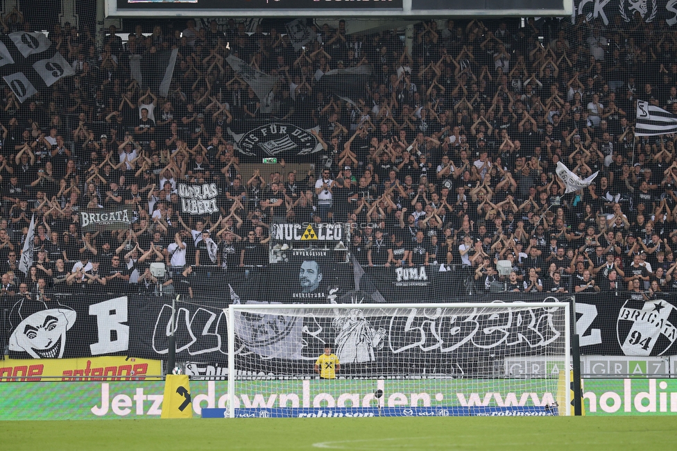 Sturm Graz - Austria Wien
Oesterreichische Fussball Bundesliga, 5. Runde, SK Sturm Graz - FK Austria Wien, Stadion Liebenau Graz, 14.09.2025. 

Foto zeigt Fans von Sturm mit einem Spruchband
Schlüsselwörter: repression brigata