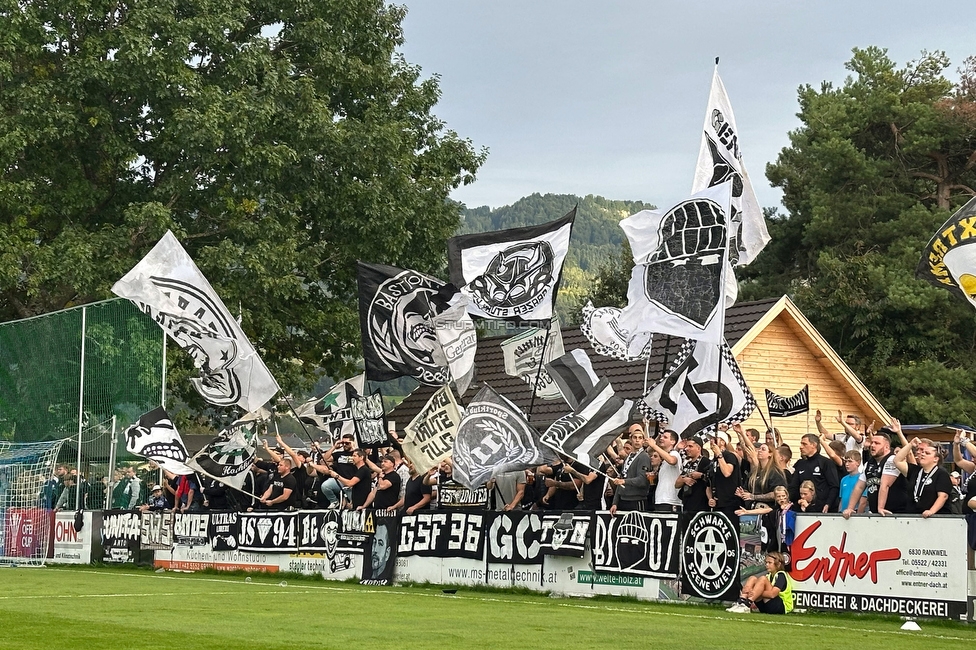 Roethis - Sturm Graz
OEFB Cup, 2. Runde, SC Roethis - SK Sturm Graz, Stadion an der Ratz Roethis, 17.09.2025. 

Foto zeigt Fans von Sturm
