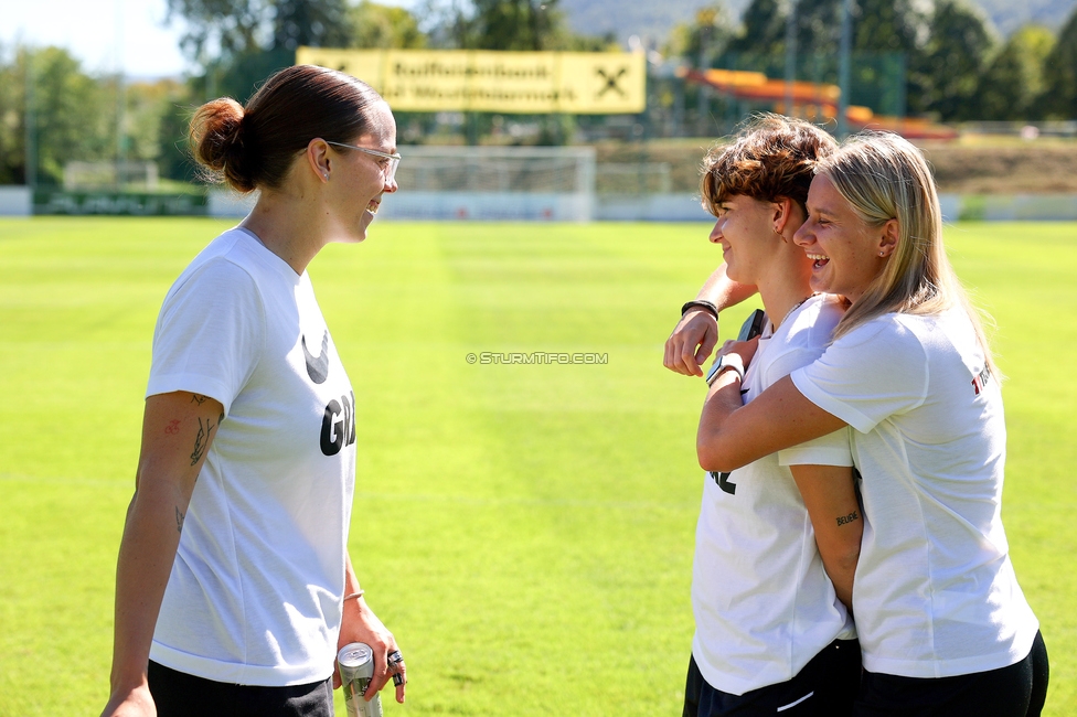 Sturm Damen - Ajax Frouwen
UEFA Women's Europa Cup, 1. Runde, SK Sturm Graz Damen - Ajax Amsterdam, Stadion Hollenegg, 18.09.2025.

Foto zeigt Linda Popofsits (Sturm Damen), Leonie Christin Tragl (Sturm Damen) und Sandra Jakobsen (Sturm Damen)
