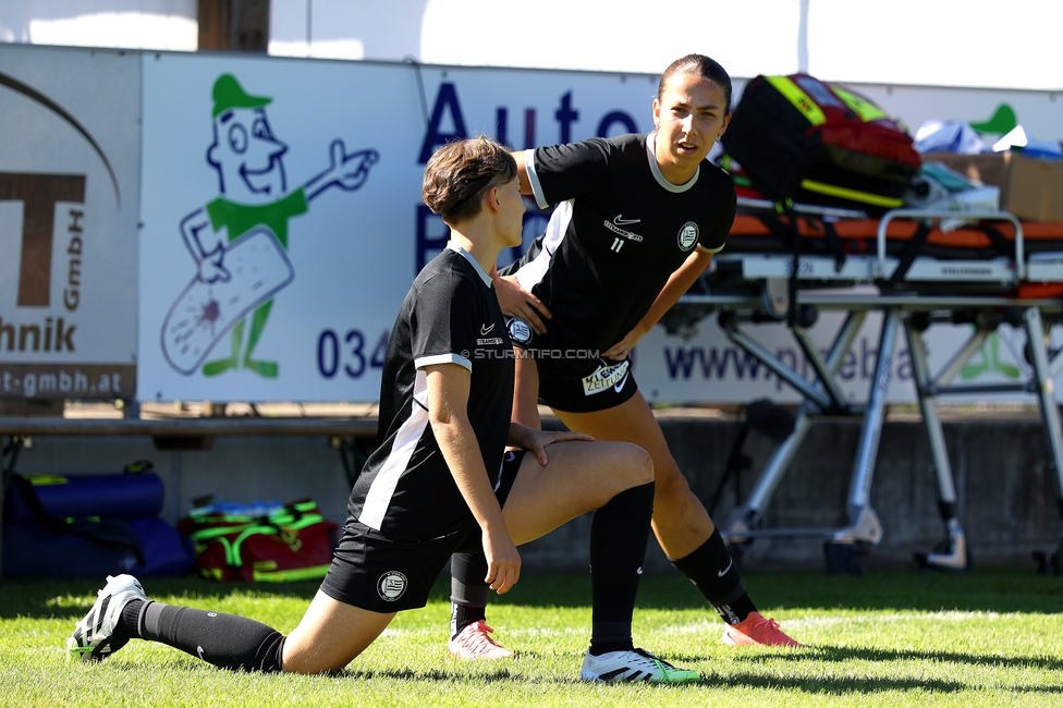 Sturm Damen - Ajax Frouwen
UEFA Women's Europa Cup, 1. Runde, SK Sturm Graz Damen - Ajax Amsterdam, Stadion Hollenegg, 18.09.2025.

Foto zeigt Pauline Deutsch (Sturm Damen) und Ruzika Krajinovic (Sturm Damen)
