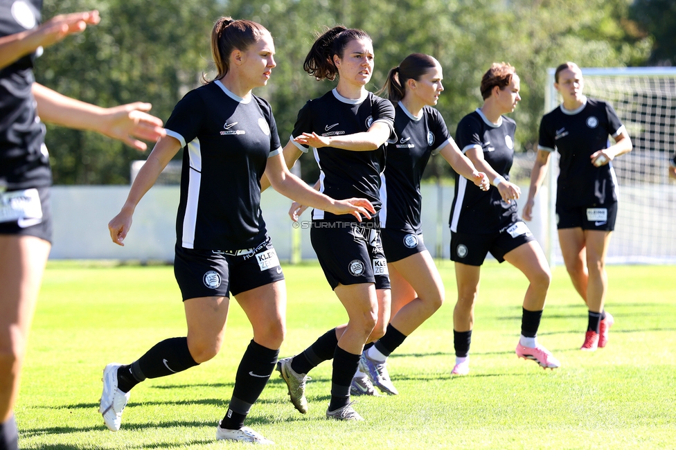 Sturm Damen - Ajax Frouwen
UEFA Women's Europa Cup, 1. Runde, SK Sturm Graz Damen - Ajax Amsterdam, Stadion Hollenegg, 18.09.2025.

Foto zeigt die Mannschaft der Sturm Damen

