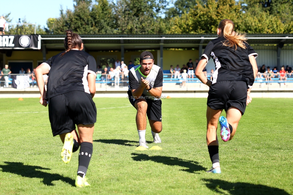 Sturm Damen - Ajax Frouwen
UEFA Women's Europa Cup, 1. Runde, SK Sturm Graz Damen - Ajax Amsterdam, Stadion Hollenegg, 18.09.2025.

Foto zeigt Jakob Gschwandner (Assistenztrainer Sturm Damen)

