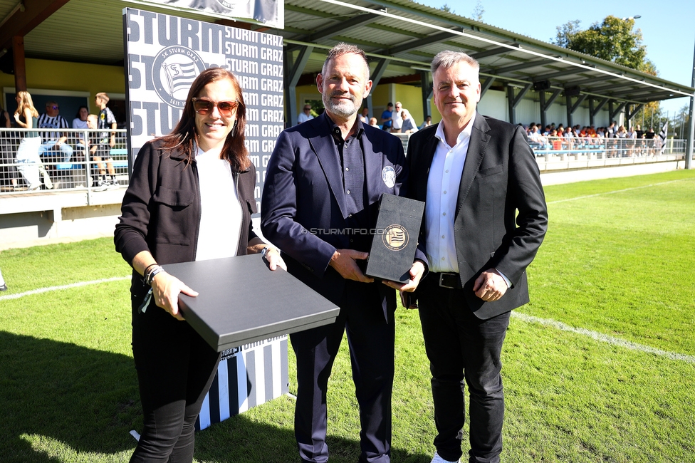 Sturm Damen - Ajax Frouwen
UEFA Women's Europa Cup, 1. Runde, SK Sturm Graz Damen - Ajax Amsterdam, Stadion Hollenegg, 18.09.2025.

Foto zeigt Susanne Gorny (Vorstand Sturm) und Gerhard Steindl (Vizepraesident und Finanzvorstand Stellv.)
