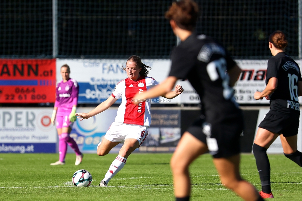Sturm Damen - Ajax Frouwen
UEFA Women's Europa Cup, 1. Runde, SK Sturm Graz Damen - Ajax Amsterdam, Stadion Hollenegg, 18.09.2025.

Foto zeigt eine Ajax Spielerin
