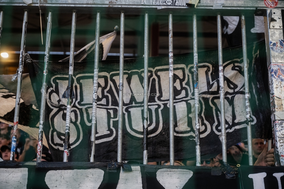 RB Salzburg - Sturm Graz
Oesterreichische Fussball Bundesliga, 6. Runde, FC RB Salzburg - SK Sturm Graz, Stadion Wals-Siezenheim, 20.09.2025. 

Foto zeigt Fans von Sturm
Schlüsselwörter: jewels