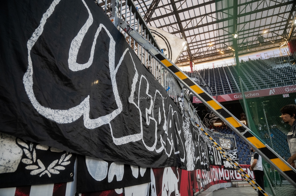 RB Salzburg - Sturm Graz
Oesterreichische Fussball Bundesliga, 6. Runde, FC RB Salzburg - SK Sturm Graz, Stadion Wals-Siezenheim, 20.09.2025. 

Foto zeigt Fans von Sturm mit einem Spruchband
Schlüsselwörter: repression