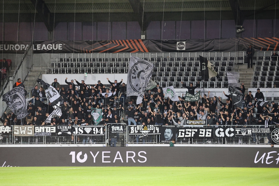 Midtjylland - Sturm Graz
UEFA Europa League Gruppenphase 1. Spieltag, FC Midtjylland - SK Sturm Graz, Arena Herning, 24.09.2025. 

Foto zeigt Fans von Sturm
