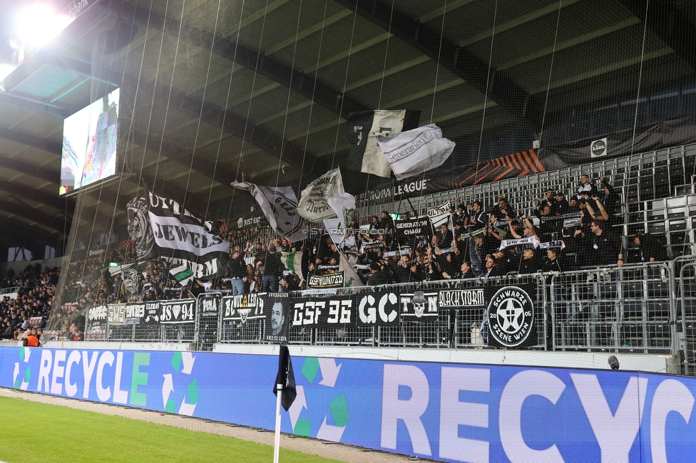 Midtjylland - Sturm Graz
UEFA Europa League Gruppenphase 1. Spieltag, FC Midtjylland - SK Sturm Graz, Arena Herning, 24.09.2025. 

Foto zeigt Fans von Sturm
