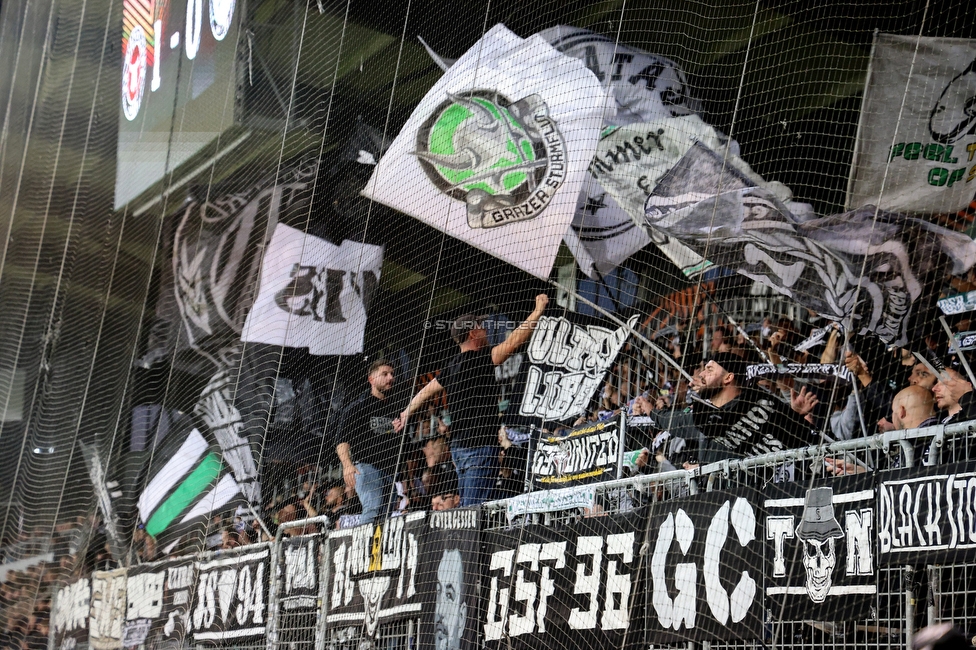 Midtjylland - Sturm Graz
UEFA Europa League Gruppenphase 1. Spieltag, FC Midtjylland - SK Sturm Graz, Arena Herning, 24.09.2025. 

Foto zeigt Fans von Sturm
