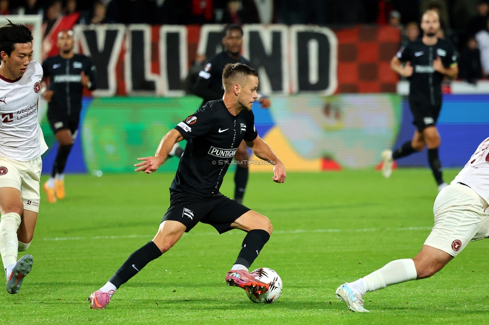 Midtjylland - Sturm Graz
UEFA Europa League Gruppenphase 1. Spieltag, FC Midtjylland - SK Sturm Graz, Arena Herning, 24.09.2025. 

Foto zeigt Tomi Horvat (Sturm)
