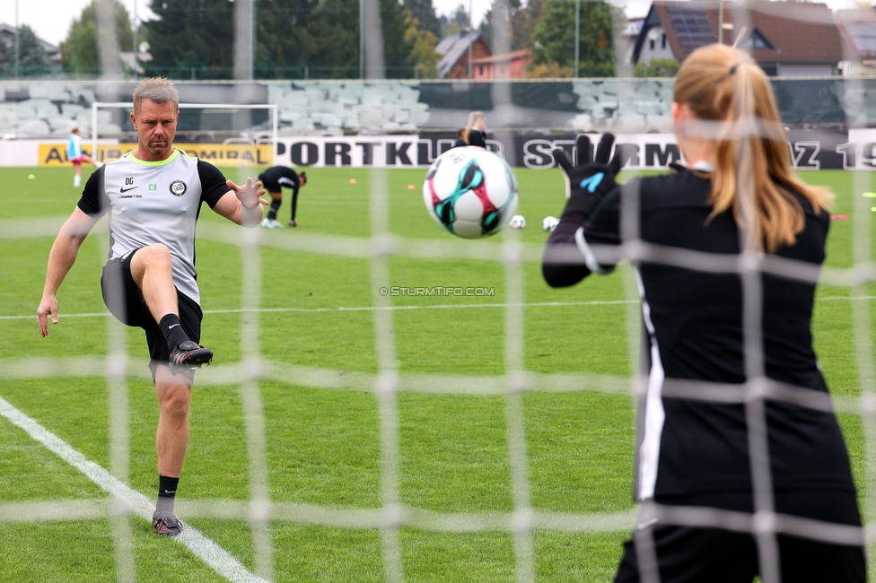 Sturm Damen - Neulengbach
OEFB Frauen Bundesliga, 7. Runde, SK Sturm Graz Damen - USV Neulengbach, Trainingszentrum Messendorf, 27.09.2025. 

Foto zeigt Daniel Gutschi (Torwart-Trainer Sturm Damen)
