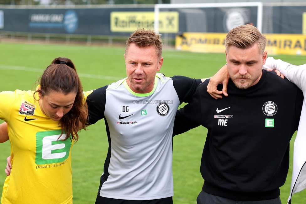 Sturm Damen - Neulengbach
OEFB Frauen Bundesliga, 7. Runde, SK Sturm Graz Damen - USV Neulengbach, Trainingszentrum Messendorf, 27.09.2025. 

Foto zeigt Vanessa Gritzner (Sturm Damen), Daniel Gutschi (Torwart-Trainer Sturm Damen) und Michael Erlitz (Sportdirektor Sturm Damen)
