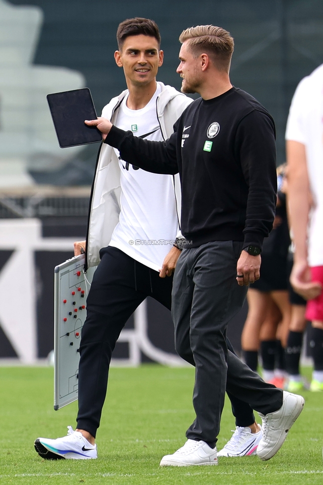 Sturm Damen - Neulengbach
OEFB Frauen Bundesliga, 7. Runde, SK Sturm Graz Damen - USV Neulengbach, Trainingszentrum Messendorf, 27.09.2025. 

Foto zeigt Tode Djakovic (Cheftrainer Sturm Damen) und Michael Erlitz (Sportdirektor Sturm Damen)
