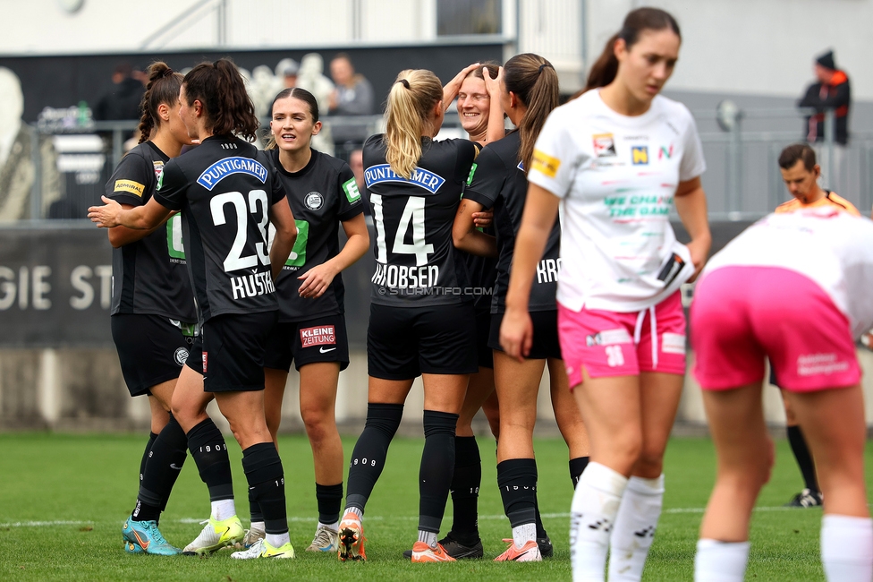 Sturm Damen - Neulengbach
OEFB Frauen Bundesliga, 7. Runde, SK Sturm Graz Damen - USV Neulengbach, Trainingszentrum Messendorf, 27.09.2025. 

Foto zeigt Sandra Jakobsen (Sturm Damen) und Sophie Maierhofer (Sturm Damen)
