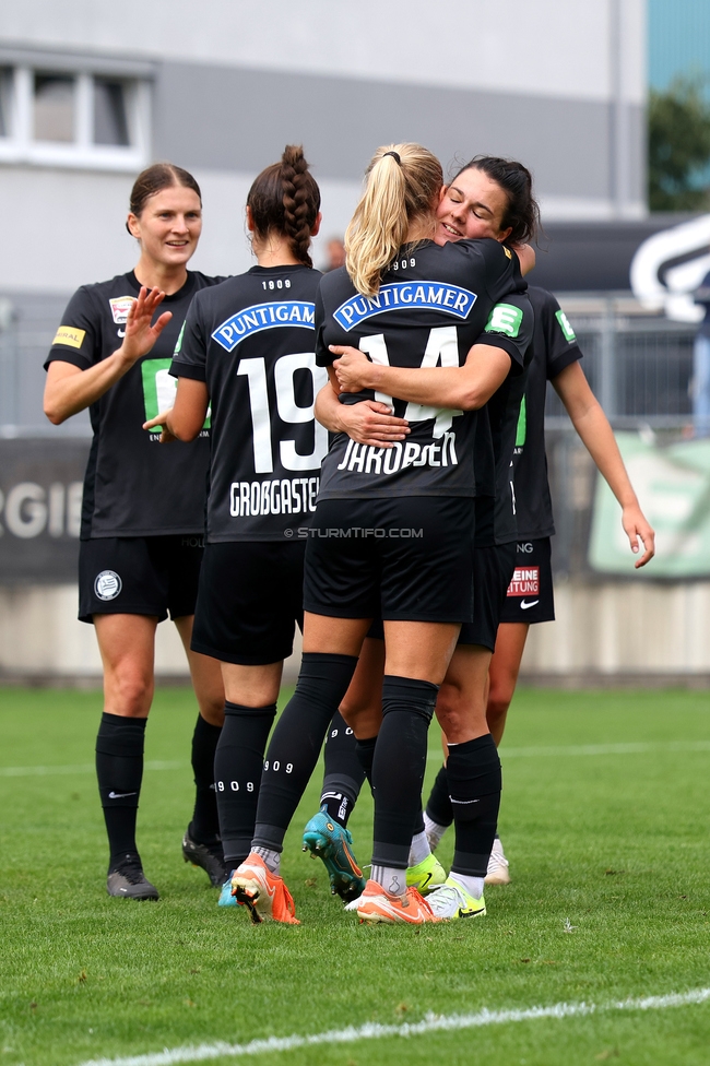 Sturm Damen - Neulengbach
OEFB Frauen Bundesliga, 7. Runde, SK Sturm Graz Damen - USV Neulengbach, Trainingszentrum Messendorf, 27.09.2025. 

Foto zeigt Sandra Jakobsen (Sturm Damen) und Zala Kustrin (Sturm Damen)

