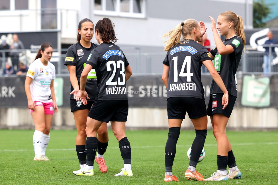 Sturm Damen - Neulengbach
OEFB Frauen Bundesliga, 7. Runde, SK Sturm Graz Damen - USV Neulengbach, Trainingszentrum Messendorf, 27.09.2025. 

Foto zeigt Ruzika Krajinovic (Sturm Damen) und Zala Kustrin (Sturm Damen)
