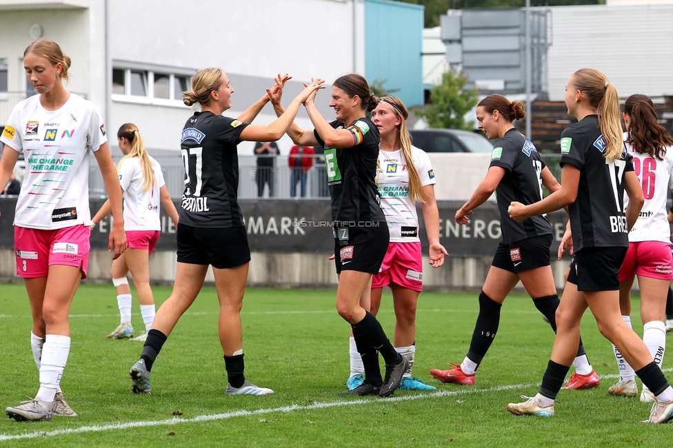 Sturm Damen - Neulengbach
OEFB Frauen Bundesliga, 7. Runde, SK Sturm Graz Damen - USV Neulengbach, Trainingszentrum Messendorf, 27.09.2025. 

Foto zeigt Elisabeth Brandl (Sturm Damen) und Sophie Maierhofer (Sturm Damen)
