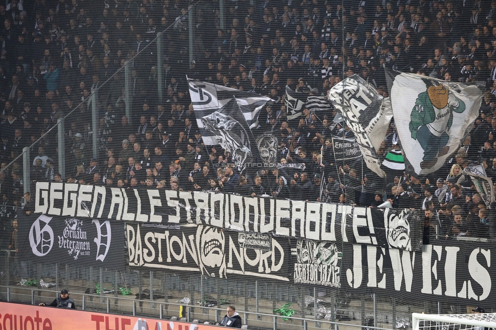 Sturm Graz - Rangers
UEFA Europa League Gruppenphase 2. Spieltag, SK Sturm Graz - Glasgow Rangers, Stadion Liebenau Graz, 02.10.2025. 

Foto zeigt Fans von Sturm mit einem Spruchband
Schlüsselwörter: bastion