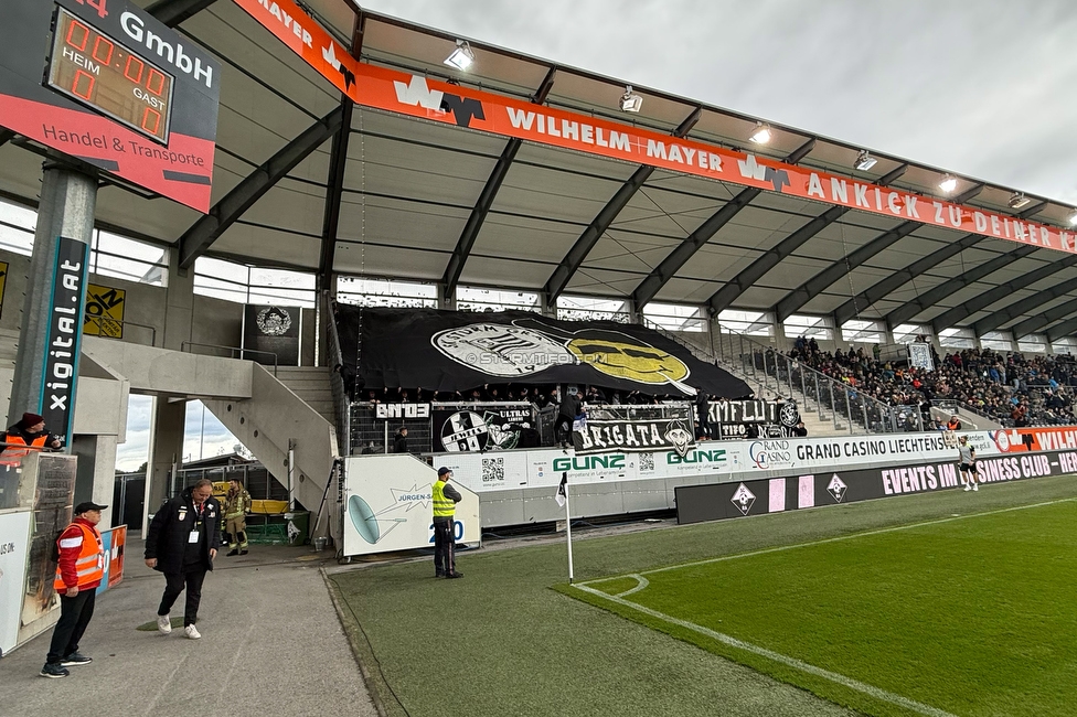 Altach - Sturm Graz
Oesterreichische Fussball Bundesliga, 9. Runde, SC Rheindorf Altach - SK Sturm Graz, Stadion Schnabelholz Altach, 05.10.2025. 

Foto zeigt Fans von Sturm mit einer Choreografie
