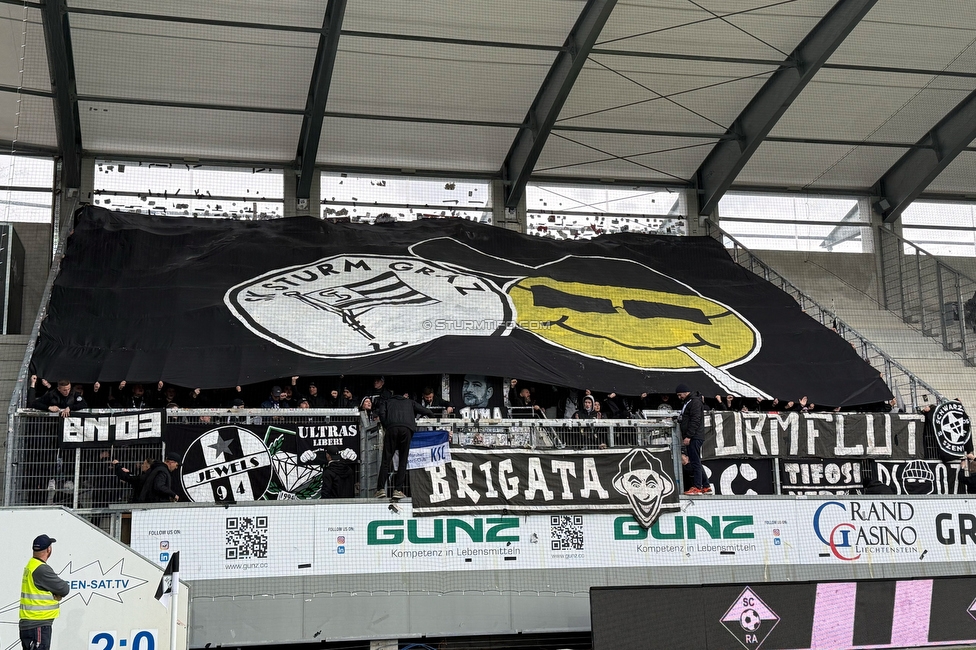 Altach - Sturm Graz
Oesterreichische Fussball Bundesliga, 9. Runde, SC Rheindorf Altach - SK Sturm Graz, Stadion Schnabelholz Altach, 05.10.2025. 

Foto zeigt Fans von Sturm mit einer Choreografie
