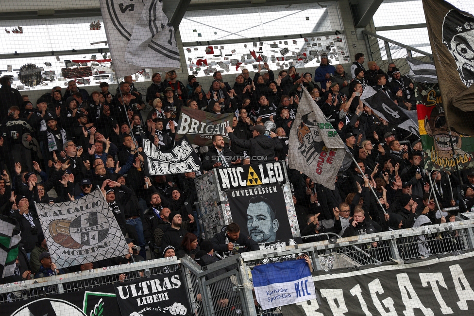 Altach - Sturm Graz
Oesterreichische Fussball Bundesliga, 9. Runde, SC Rheindorf Altach - SK Sturm Graz, Stadion Schnabelholz Altach, 05.10.2025. 

Foto zeigt Fans von Sturm
