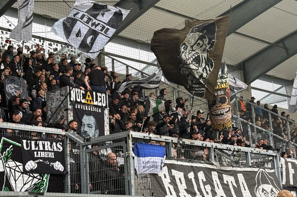 Altach - Sturm Graz
Oesterreichische Fussball Bundesliga, 9. Runde, SC Rheindorf Altach - SK Sturm Graz, Stadion Schnabelholz Altach, 05.10.2025. 

Foto zeigt Fans von Sturm

