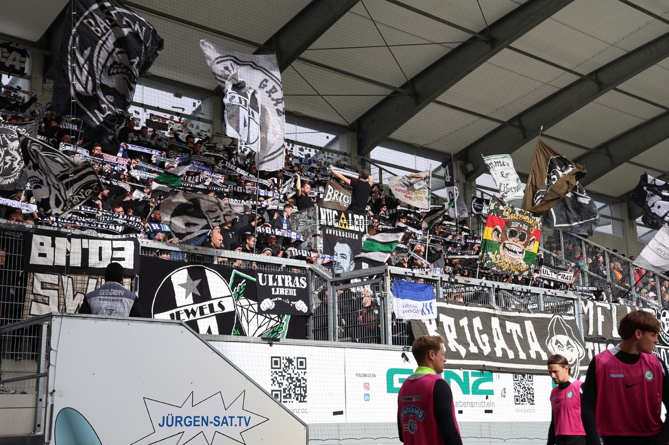 Altach - Sturm Graz
Oesterreichische Fussball Bundesliga, 9. Runde, SC Rheindorf Altach - SK Sturm Graz, Stadion Schnabelholz Altach, 05.10.2025. 

Foto zeigt Fans von Sturm
