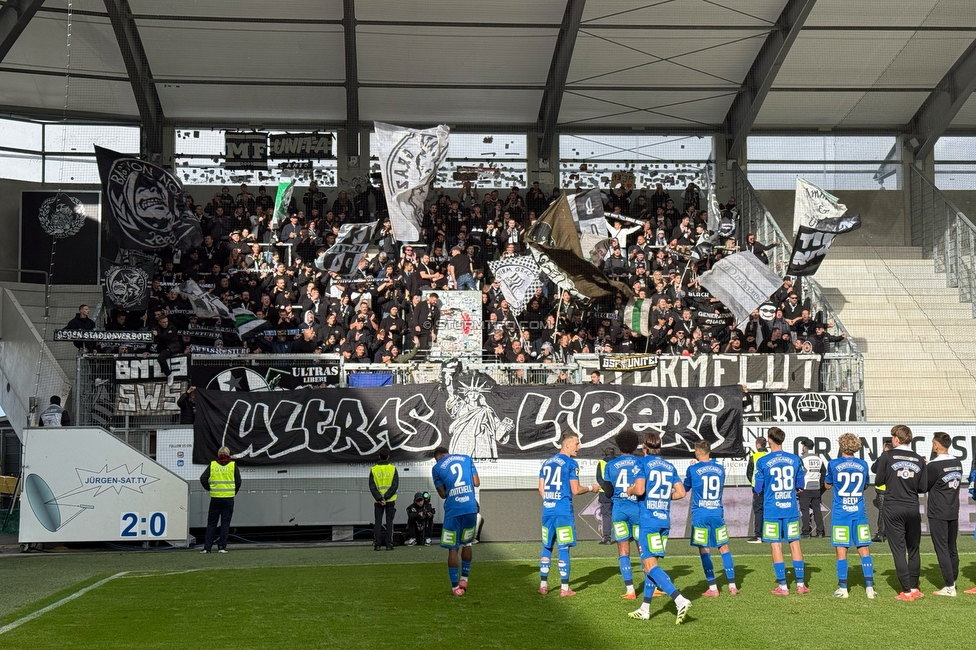 Altach - Sturm Graz
Oesterreichische Fussball Bundesliga, 9. Runde, SC Rheindorf Altach - SK Sturm Graz, Stadion Schnabelholz Altach, 05.10.2025. 

Foto zeigt Fans von Sturm und die Mannschaft von Sturm
