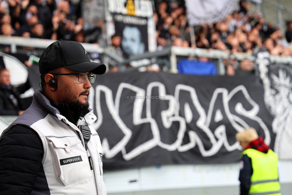 Altach - Sturm Graz
Oesterreichische Fussball Bundesliga, 9. Runde, SC Rheindorf Altach - SK Sturm Graz, Stadion Schnabelholz Altach, 05.10.2025. 

Foto zeigt Security
