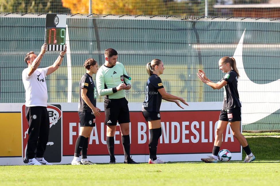 Sturm Damen - Altach
OEFB Frauen Bundesliga, 9. Runde, SK Sturm Graz Damen - SCR Altach, Trainingszentrum Messendorf, 12.10.2025. 

Foto zeigt Pauline Deutsch (Sturm Damen), Anna Wirnsberger (Sturm Damen) und Lena Breznik (Sturm Damen)
