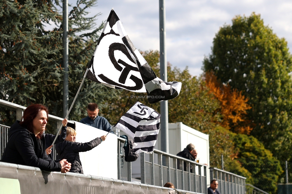 Sturm Damen - LASK
OEFB Frauen Bundesliga, 10. Runde, SK Sturm Graz Damen - LASK, Trainingszentrum Messendorf, 18.10.2025. 

Foto zeigt Fans von Sturm
