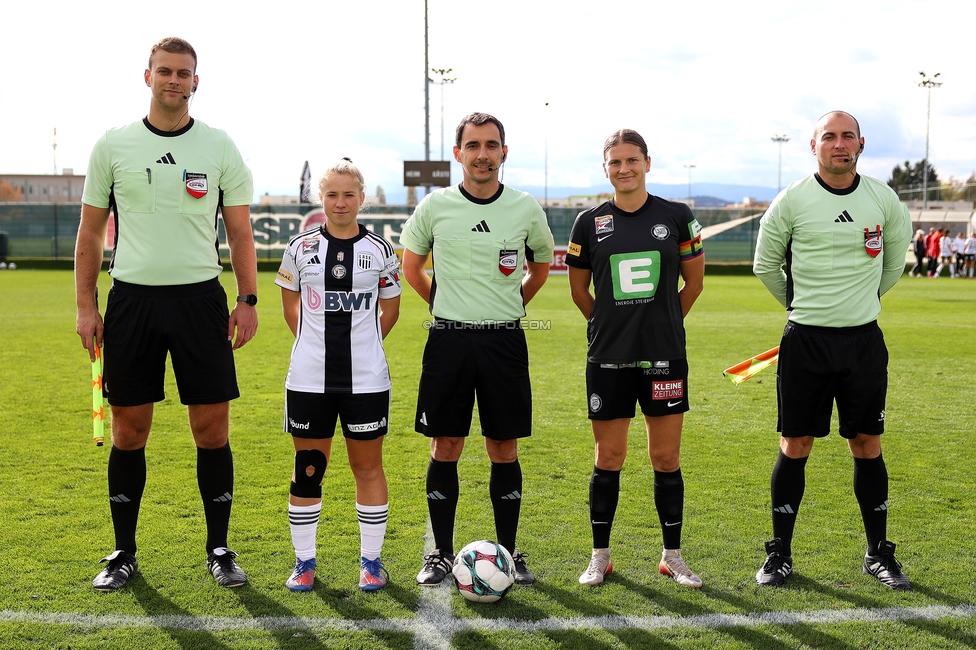 Sturm Damen - LASK
OEFB Frauen Bundesliga, 10. Runde, SK Sturm Graz Damen - LASK, Trainingszentrum Messendorf, 18.10.2025. 

Foto zeigt das Schiedsrichterteam
